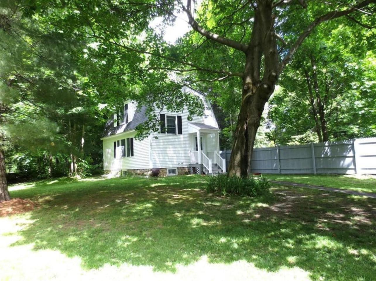 Quintessential Vt Cottage In Manchester Village Екстер'єр фото